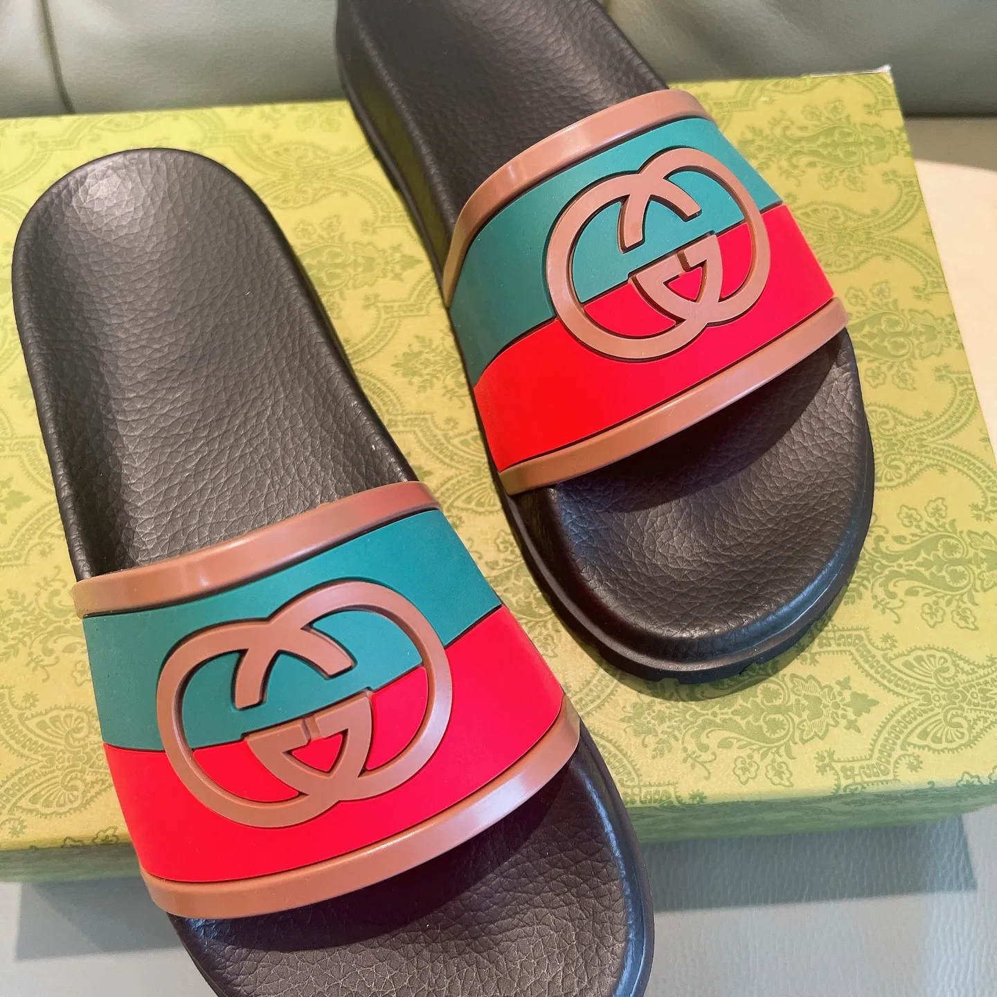 Men's Men's Shoes 130🐮🐮Gucci Gucci Slippers Gucci 2024 latest beach sandals slippers Original molding double G LOGO Original molding consistent Outsole: Men's Men's Shoes u double-layer outsole Size: 35-46